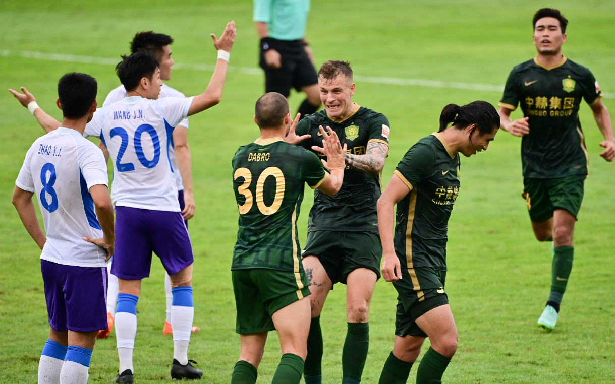  今晨突围战来临，拉齐奥围绕社区盾扳平良机，赛场秩序良好，临场指挥获称赞